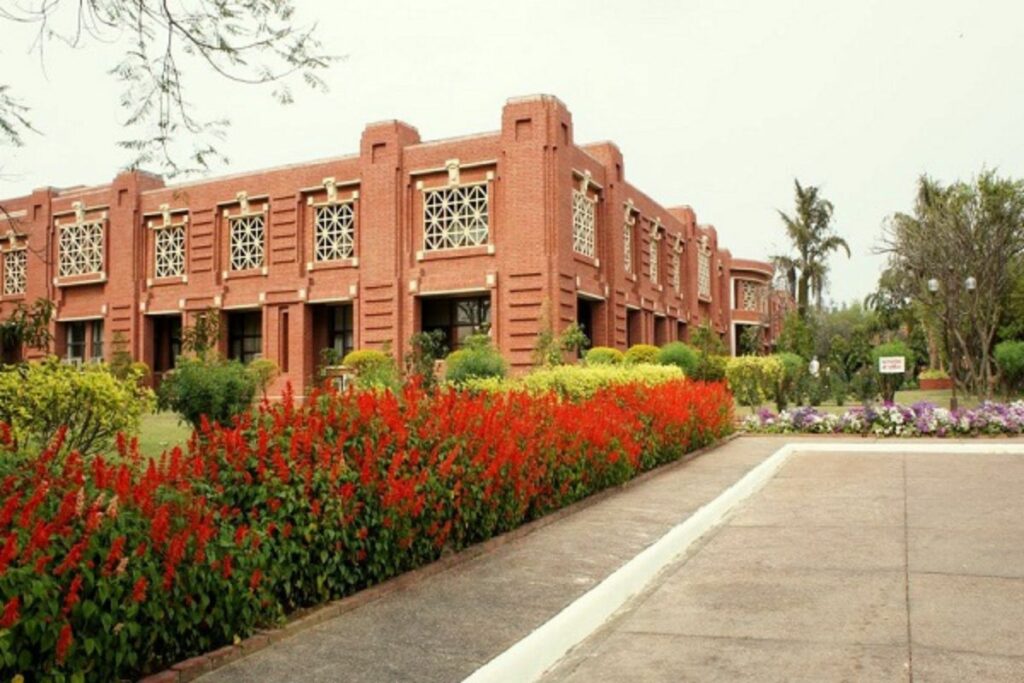 IIM Lucknow