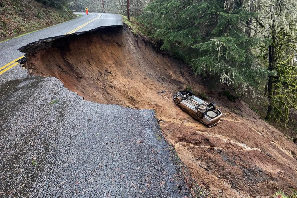 How to protect yourself and your car during a landslide? Do read if you live in the mountains or planning a trip