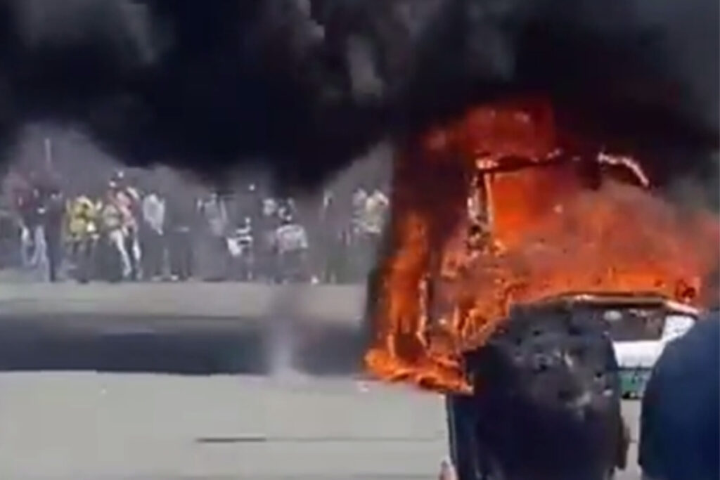 Bengaluru: Electric Car catches fire on a road in JP Nagar, See the video here