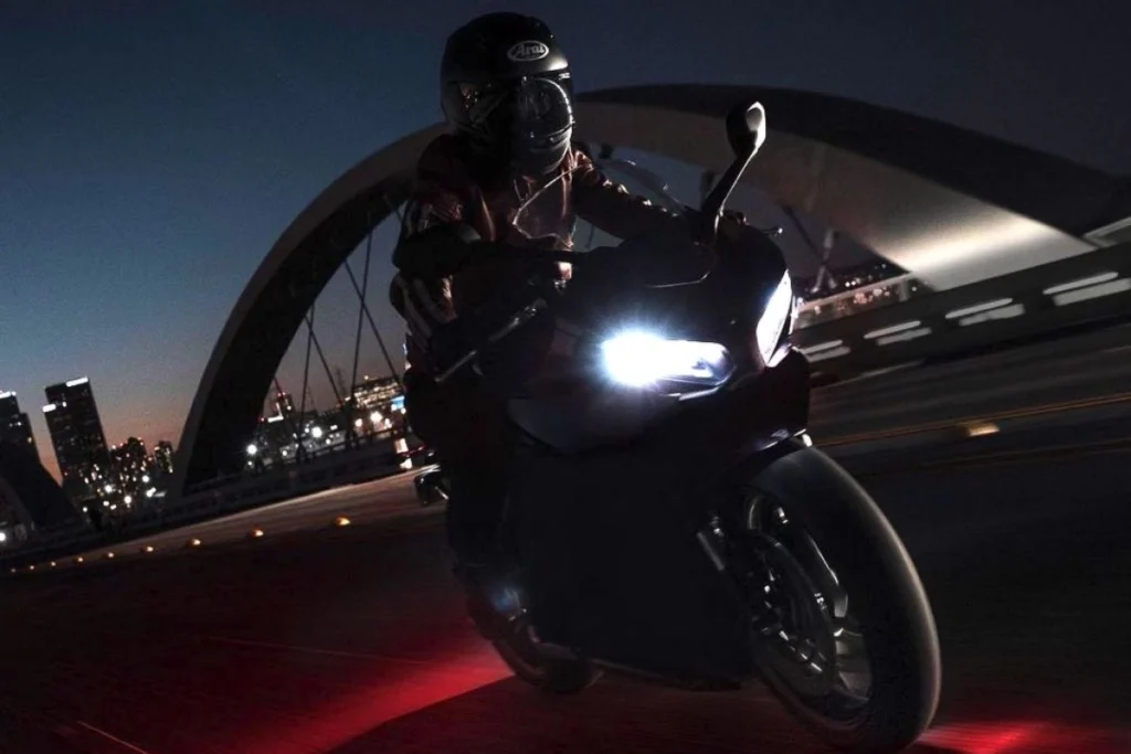 Triumph Daytona 660 teased ahead of official debut on 9th January, Details