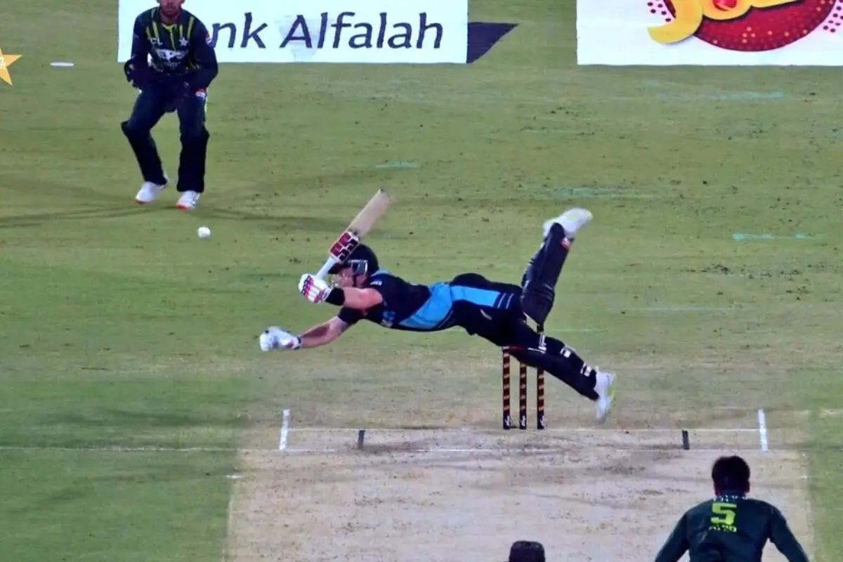 Cricket Viral Video: Tim Seifert Plays A Superman Shot Against Pakistan ...